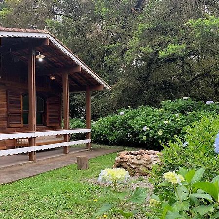 Confortável casa com lareira 10min Capivari Campos do Jordão Esterno foto