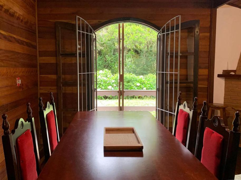 Confortável casa com lareira 10min Capivari Campos do Jordão Esterno foto