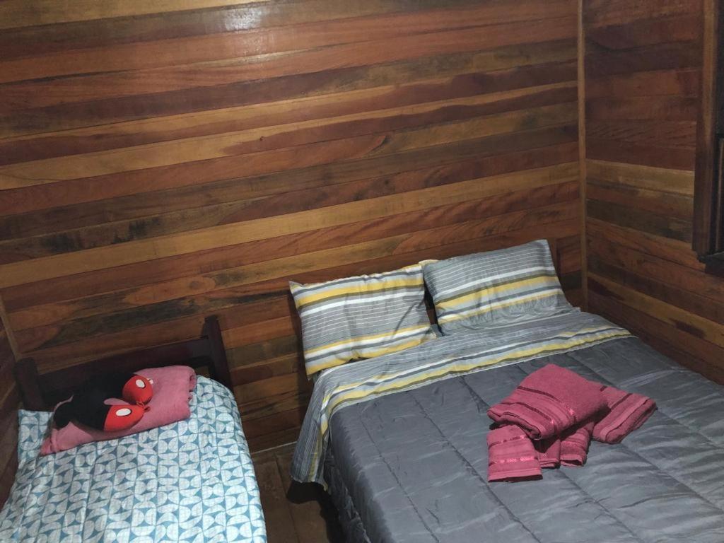 Confortável casa com lareira 10min Capivari Campos do Jordão Esterno foto