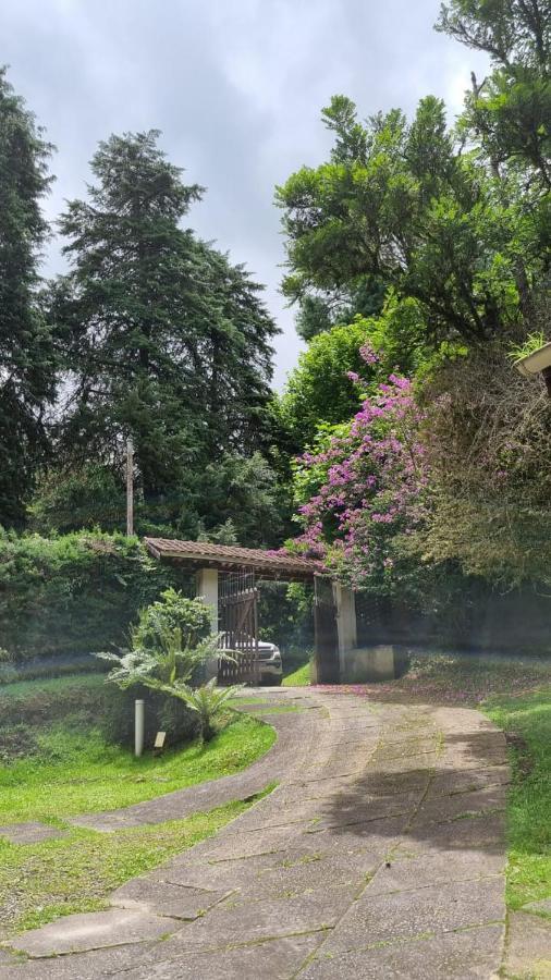 Confortável casa com lareira 10min Capivari Campos do Jordão Esterno foto