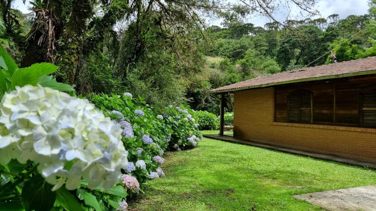 Confortável casa com lareira 10min Capivari Campos do Jordão Esterno foto